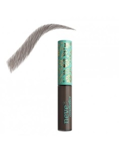 Neve Cosmetics - Brow Model...